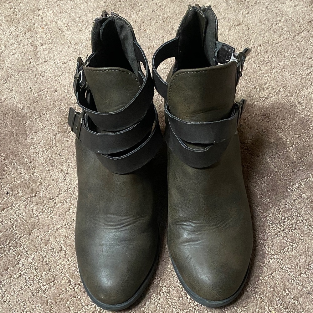 Stylish Brown Size 9 Ankle Boots Academia Coquette Office Collegiate